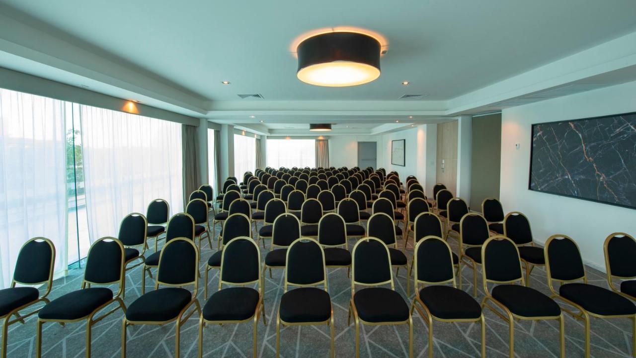 Holiday Inn & Suites - Merida La Isla By Ihg Esterno foto